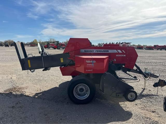 Image of Massey Ferguson 1840 equipment image 4