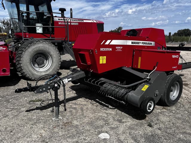 Image of Massey Ferguson 1840 equipment image 4