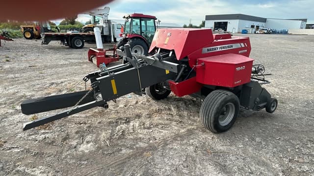 Image of Massey Ferguson 1840 equipment image 2