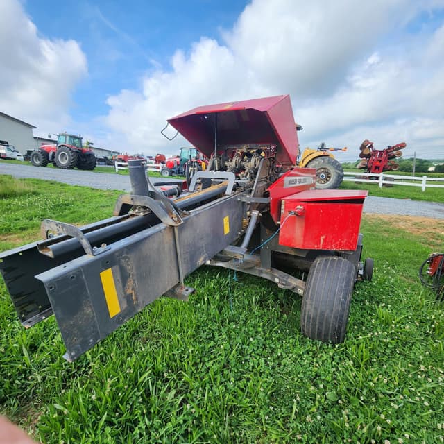 Image of Massey Ferguson 1840 equipment image 2