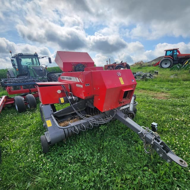 Image of Massey Ferguson 1840 equipment image 1