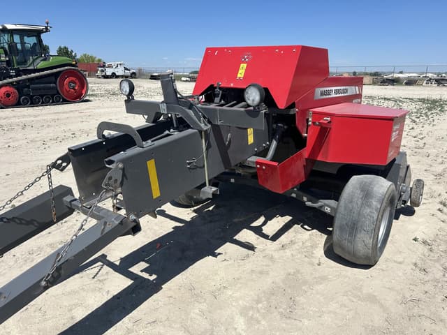 Image of Massey Ferguson 1840 equipment image 4