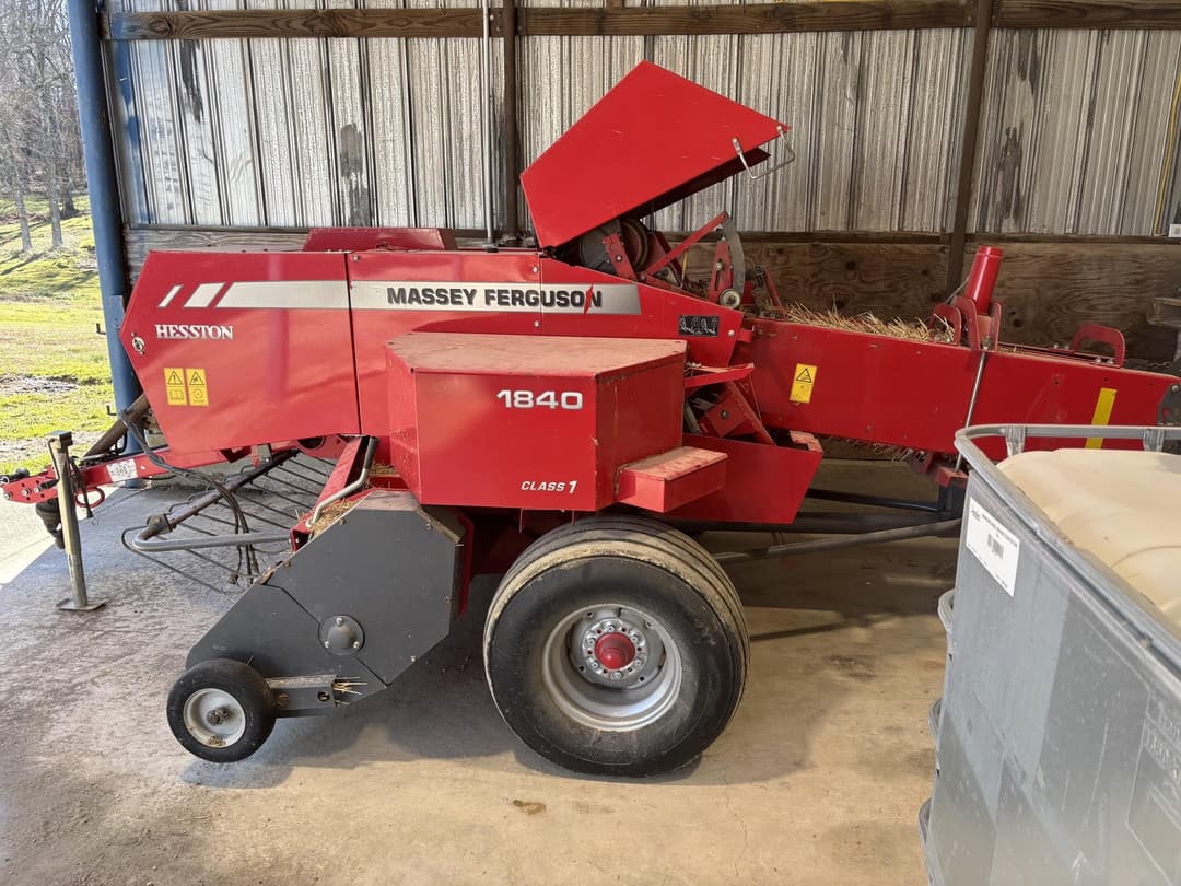 Image of Massey Ferguson 1840 Image 0