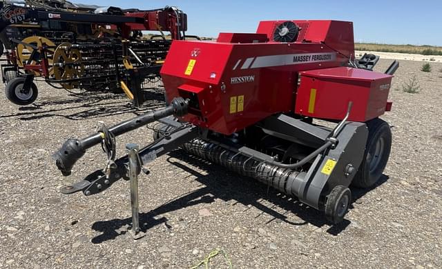 Image of Massey Ferguson 1840 equipment image 3