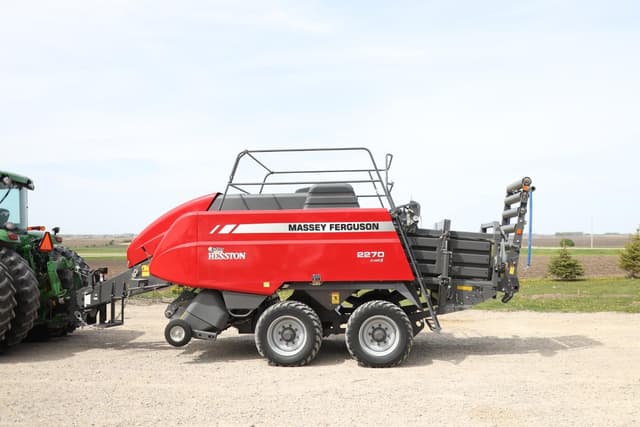 Image of Massey Ferguson 2270 equipment image 2