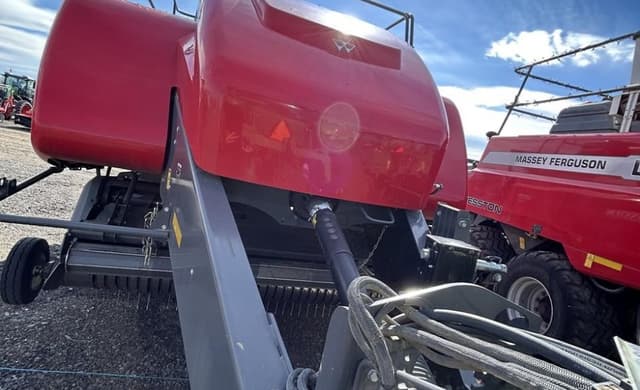 Image of Massey Ferguson 2270 equipment image 1