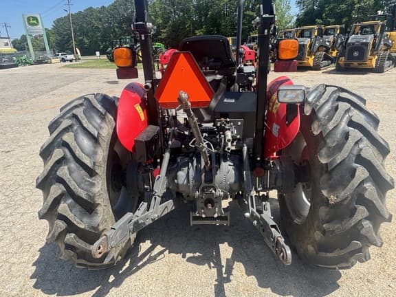 Image of Massey Ferguson 2605H equipment image 4