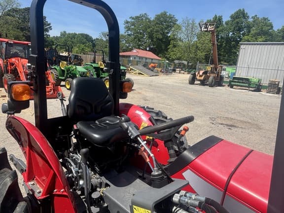 Image of Massey Ferguson 2605H equipment image 3