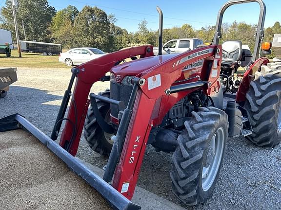 Image of Massey Ferguson 2607H equipment image 3