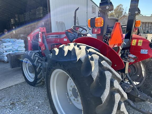 Image of Massey Ferguson 2607H equipment image 4