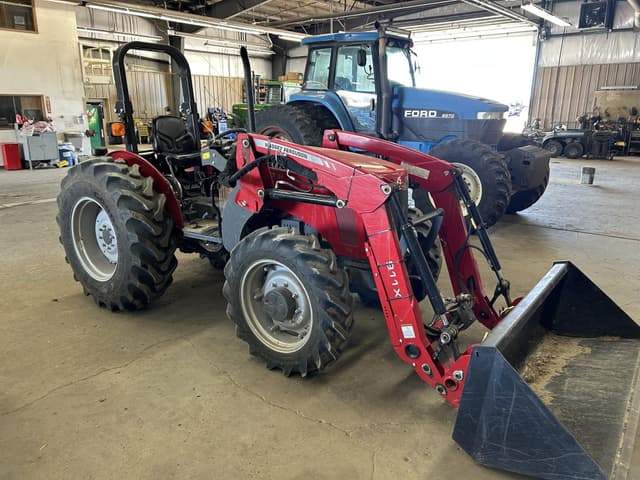 Image of Massey Ferguson 2607H equipment image 1