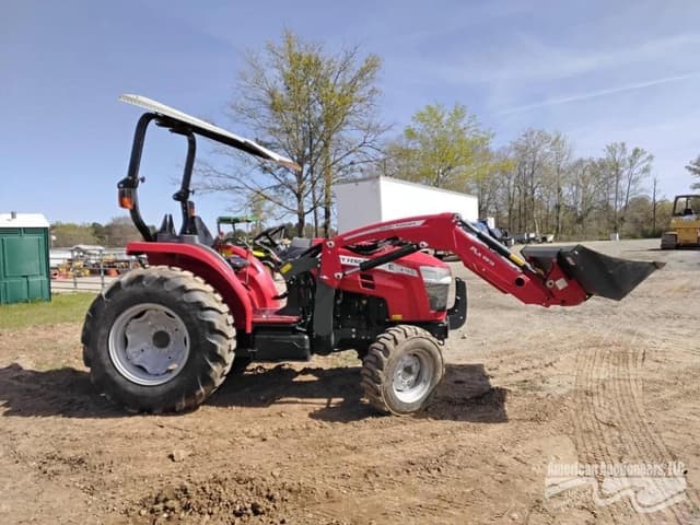 Image of Massey Ferguson 2760E equipment image 4