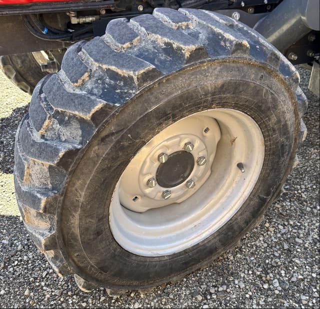 Image of Massey Ferguson 2850M equipment image 2