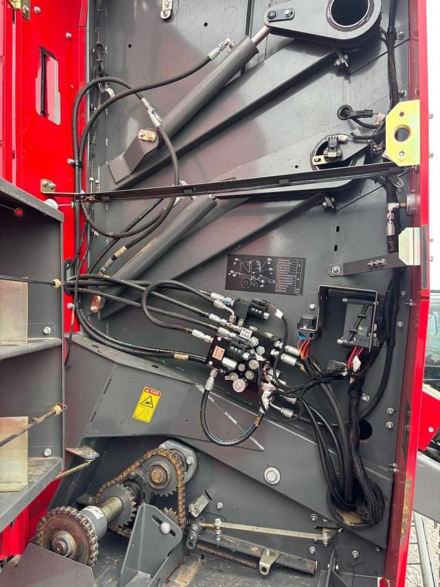 Image of Massey Ferguson 2946 equipment image 3