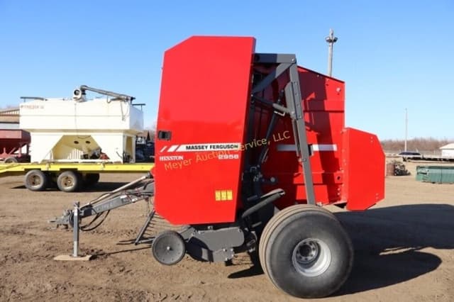 Image of Massey Ferguson 2956 equipment image 1