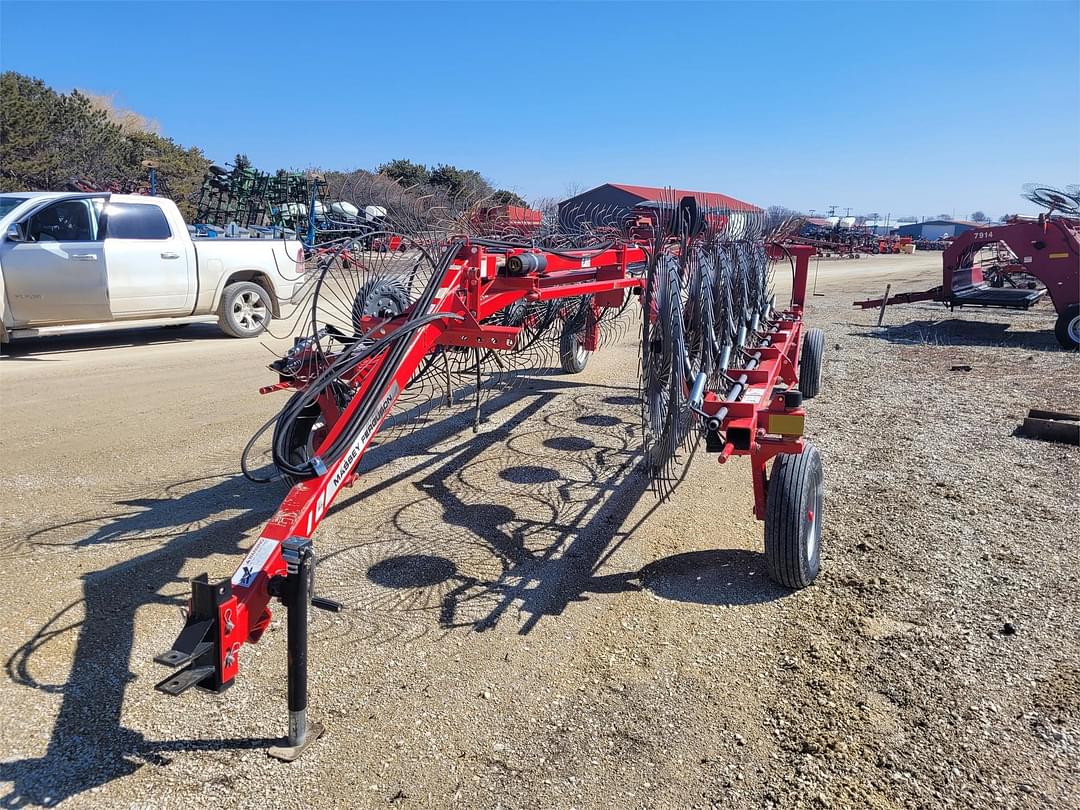 Image of Massey Ferguson 3983 Primary image