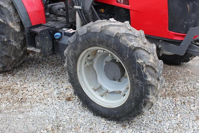 Image of Massey Ferguson 4710 equipment image 3