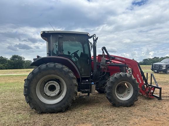 Image of Massey Ferguson 5710 equipment image 4