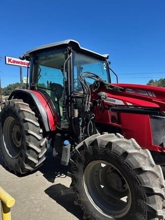 Image of Massey Ferguson 5710 equipment image 4