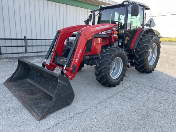 Image of Massey Ferguson 5711 equipment image 1