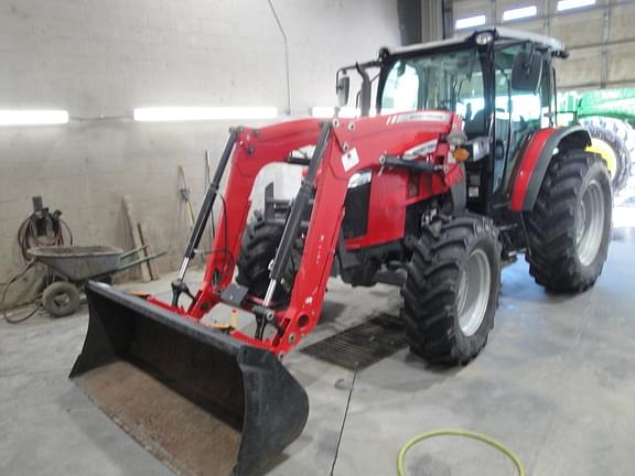 Image of Massey Ferguson 5711 Primary image