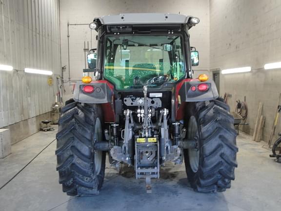 Image of Massey Ferguson 5711 equipment image 4