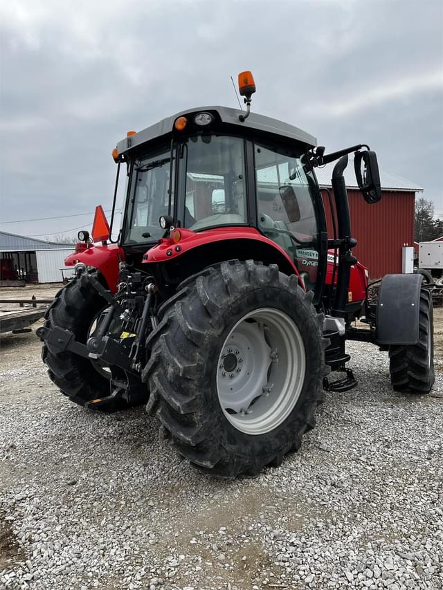 Image of Massey Ferguson 5711S equipment image 3