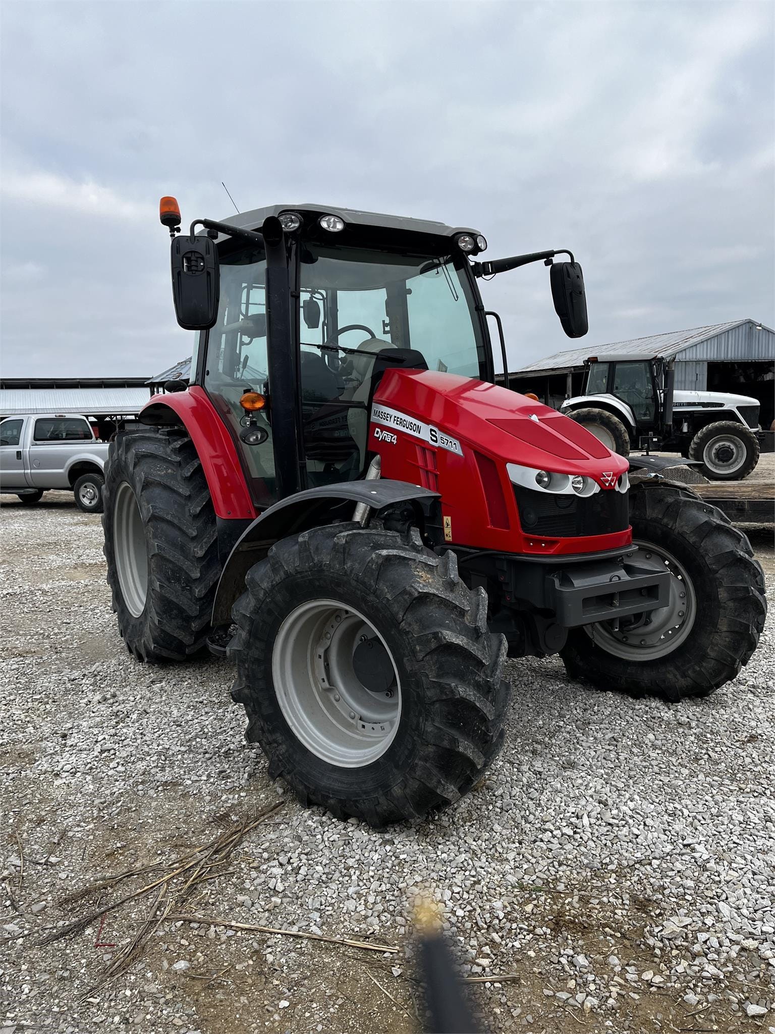 2020 Massey Ferguson 5711S Equipment Image0
