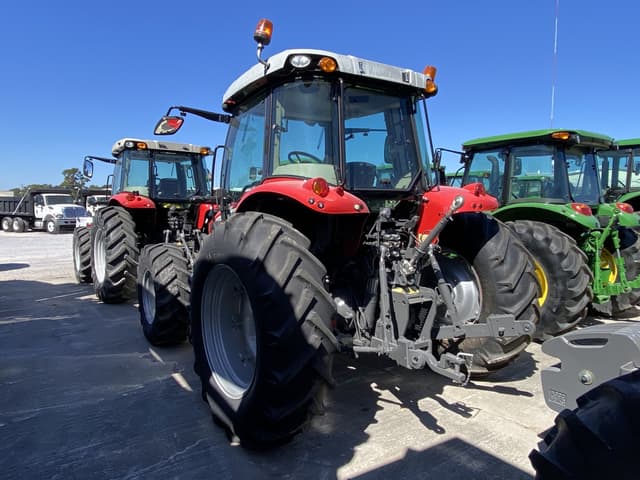 Image of Massey Ferguson 5712S equipment image 1