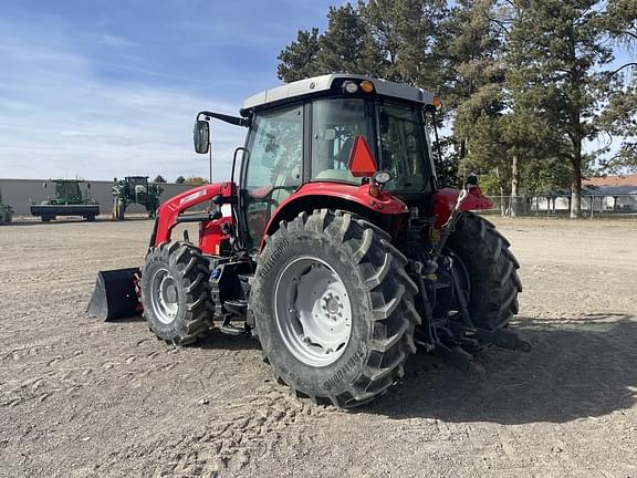 Image of Massey Ferguson 5713S equipment image 2