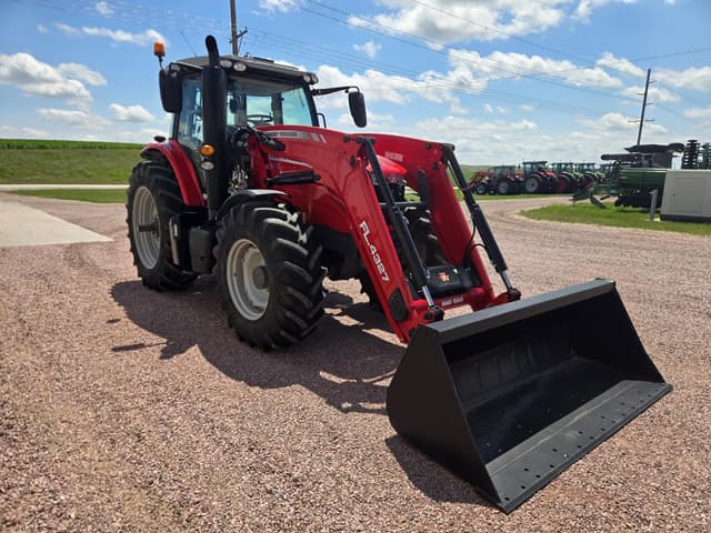 Image of Massey Ferguson 7715S equipment image 2