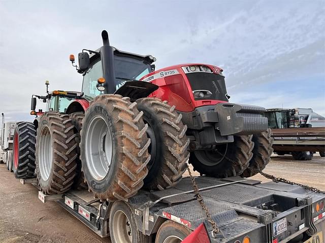 Image of Massey Ferguson 8735S equipment image 4