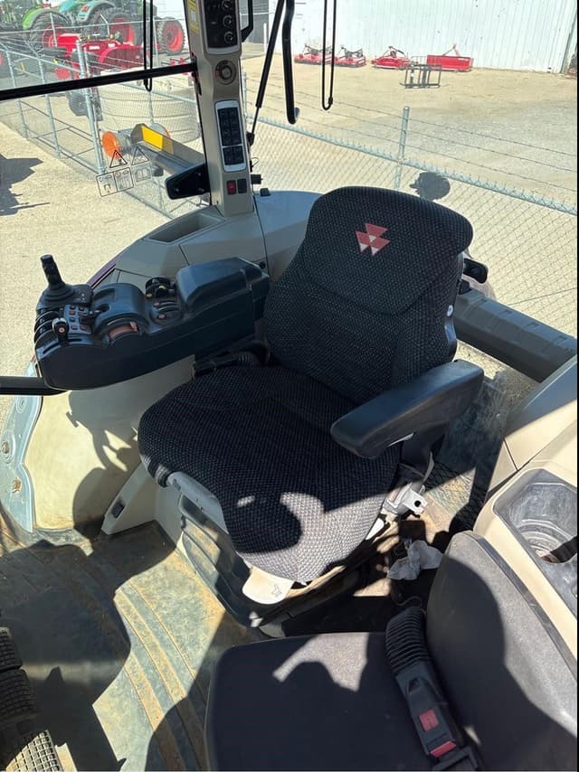 Image of Massey Ferguson 8737S equipment image 2