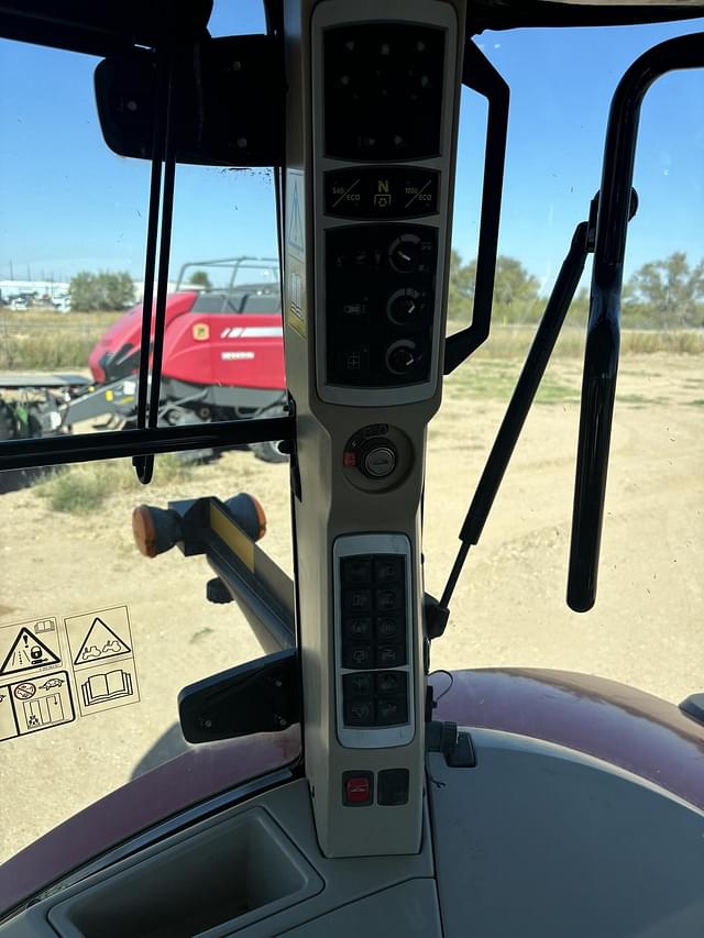 Image of Massey Ferguson 8737S equipment image 4