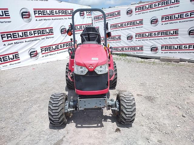 Image of Massey Ferguson GC1723 equipment image 1