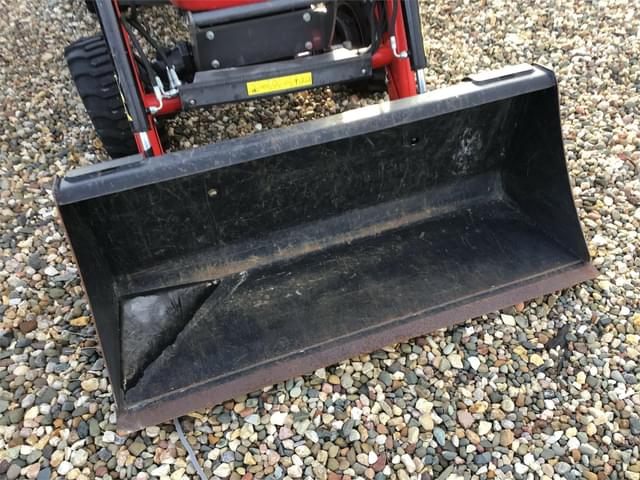 Image of Massey Ferguson GC1723E equipment image 3