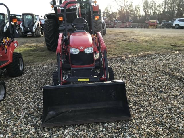 Image of Massey Ferguson GC1723E equipment image 2