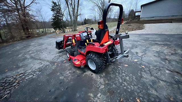 Image of Massey Ferguson GC1723E equipment image 4