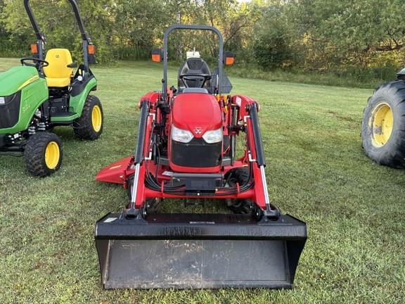 Image of Massey Ferguson GC1723E equipment image 2