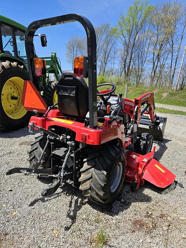 Image of Massey Ferguson GC1723E equipment image 4