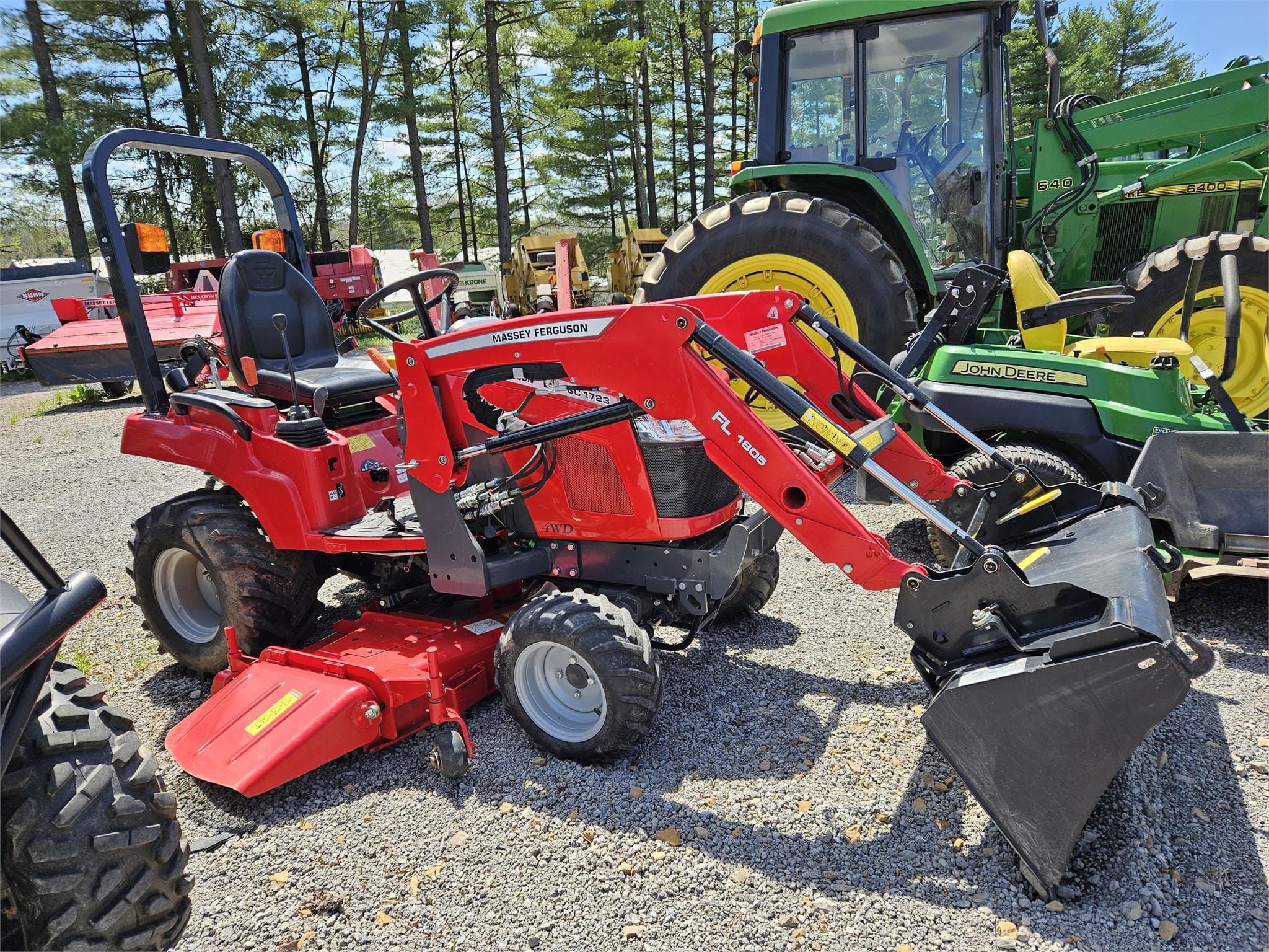 2020 Massey Ferguson GC1723E Equipment Image0