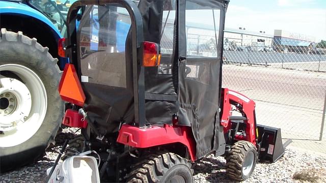 Image of Massey Ferguson GC1723E equipment image 1