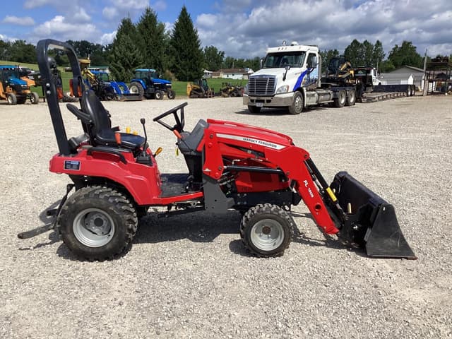 Image of Massey Ferguson GC1725M equipment image 2