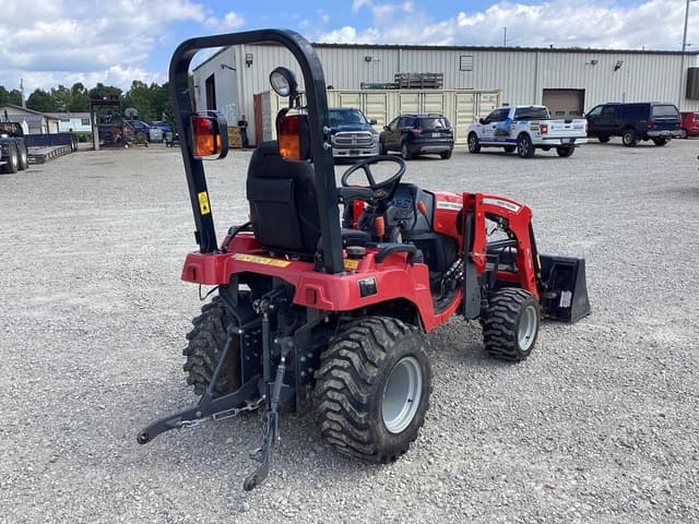 Image of Massey Ferguson GC1725M equipment image 4