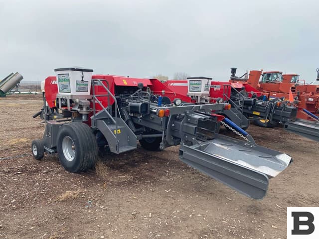 Image of Massey Ferguson 1844S equipment image 3