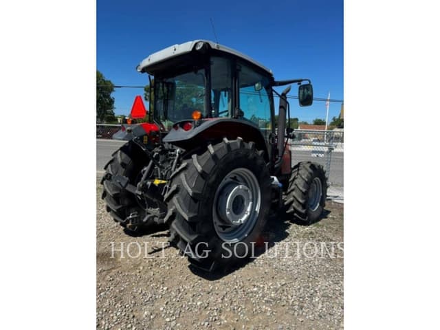 Image of Massey Ferguson 5711 equipment image 2