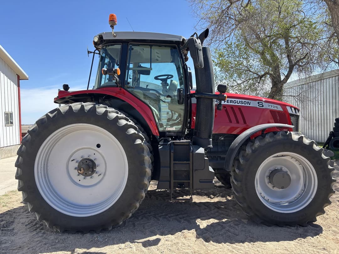 Image of Massey Ferguson 7726S Primary image