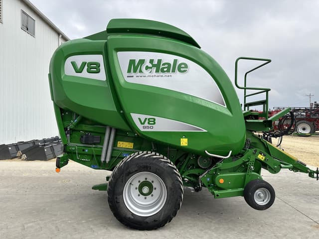Image of McHale V8 950 equipment image 1