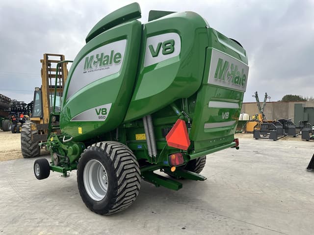 Image of McHale V8 950 equipment image 4