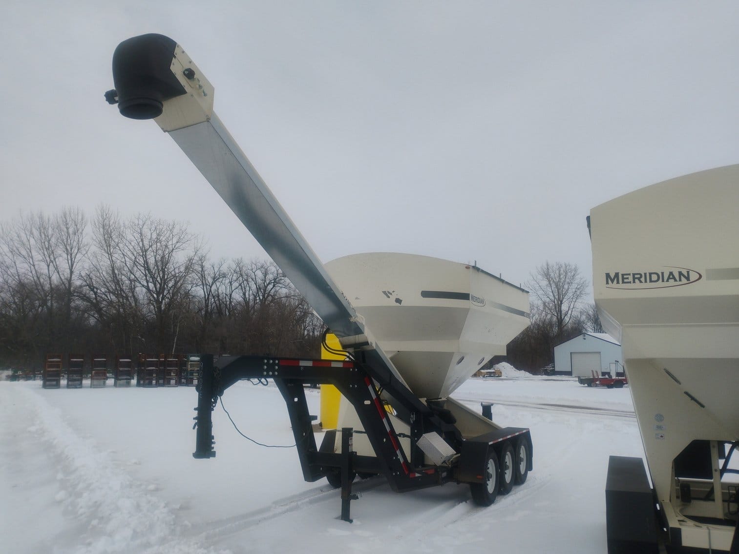 2020 Meridian 405 Equipment Image0